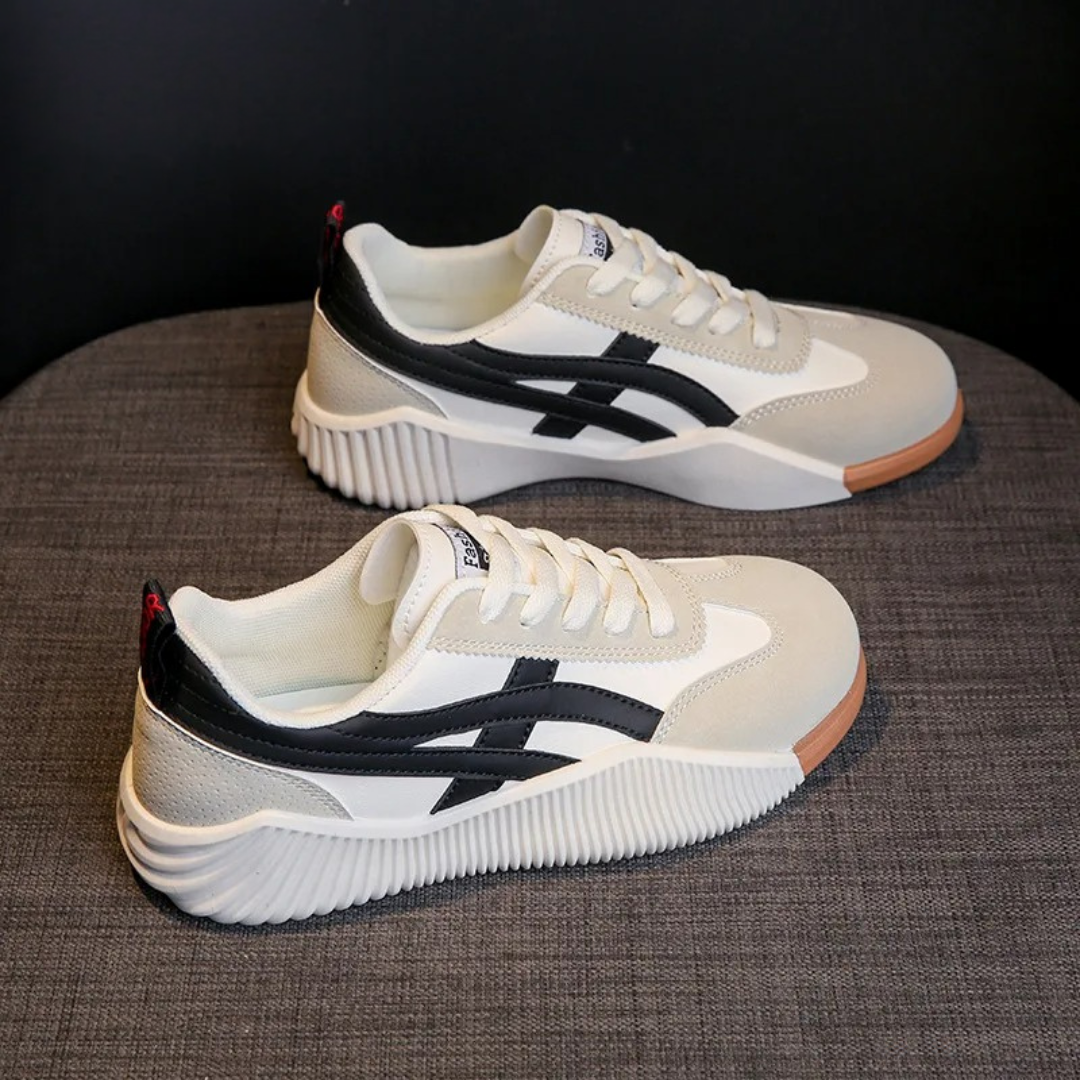 Black / 11 AU (42 EU)