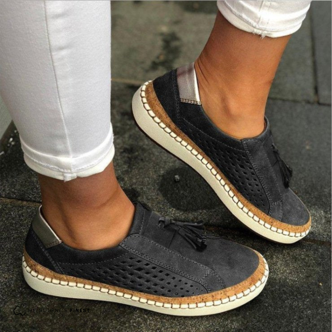Black / 12 AU (43 EU)