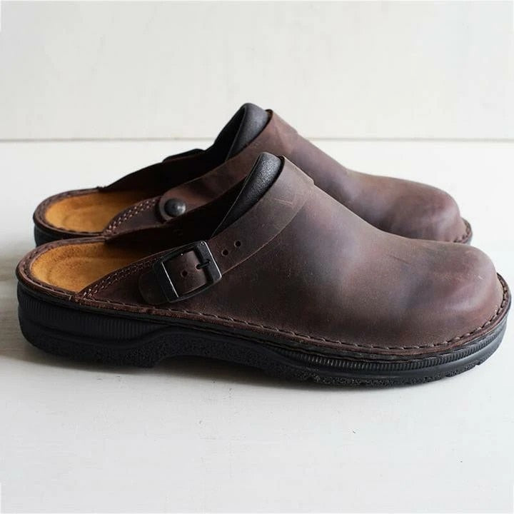 Brown / 13