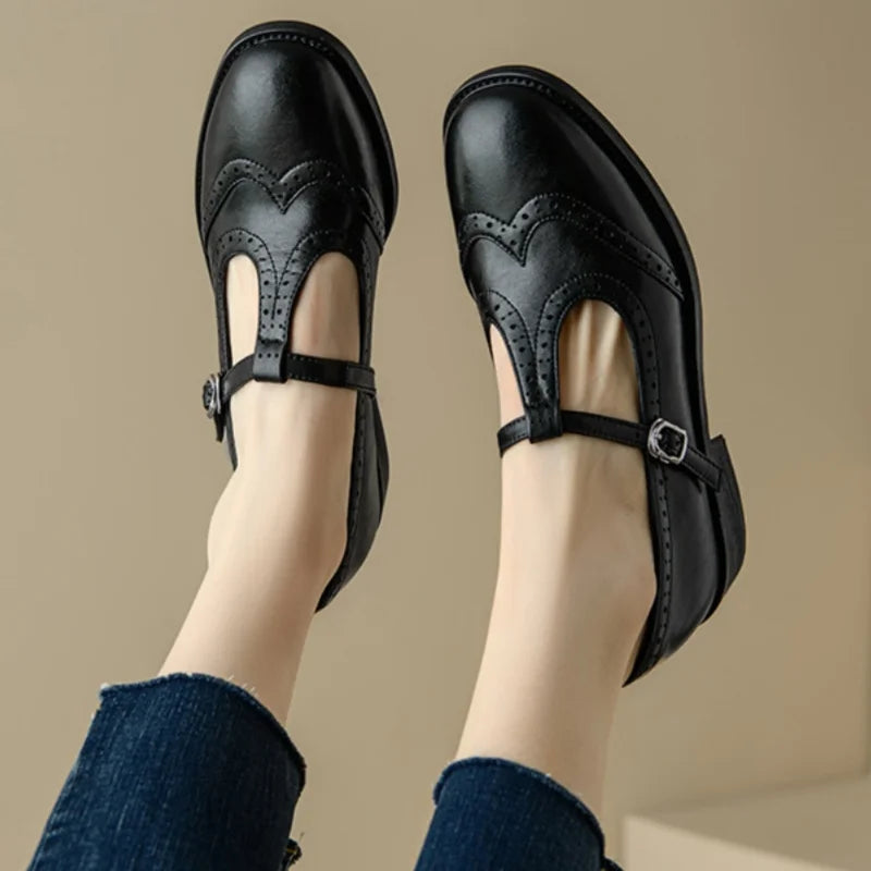 Black / 10
