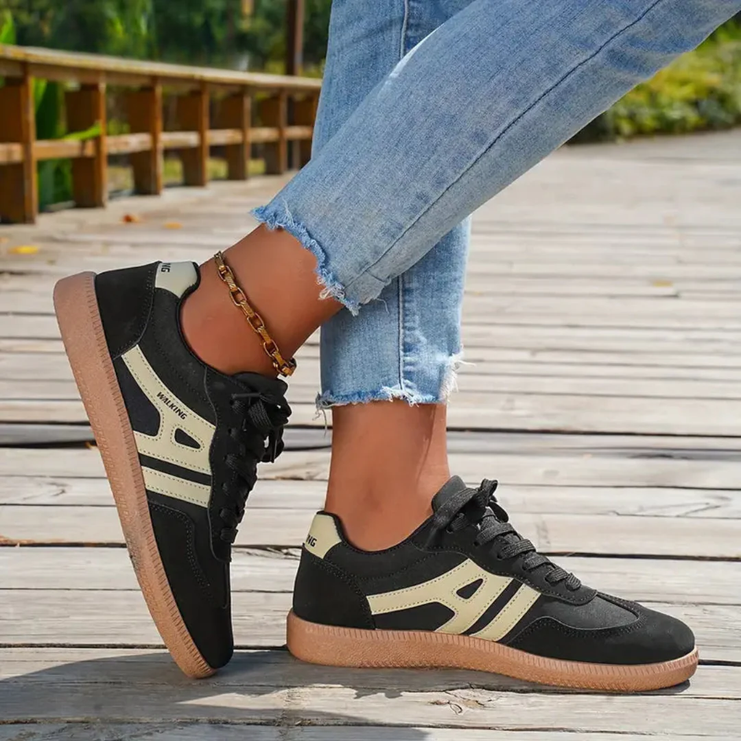 Black / 11 AU (42 EU)