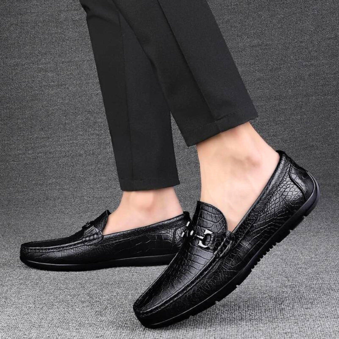 Black / 10