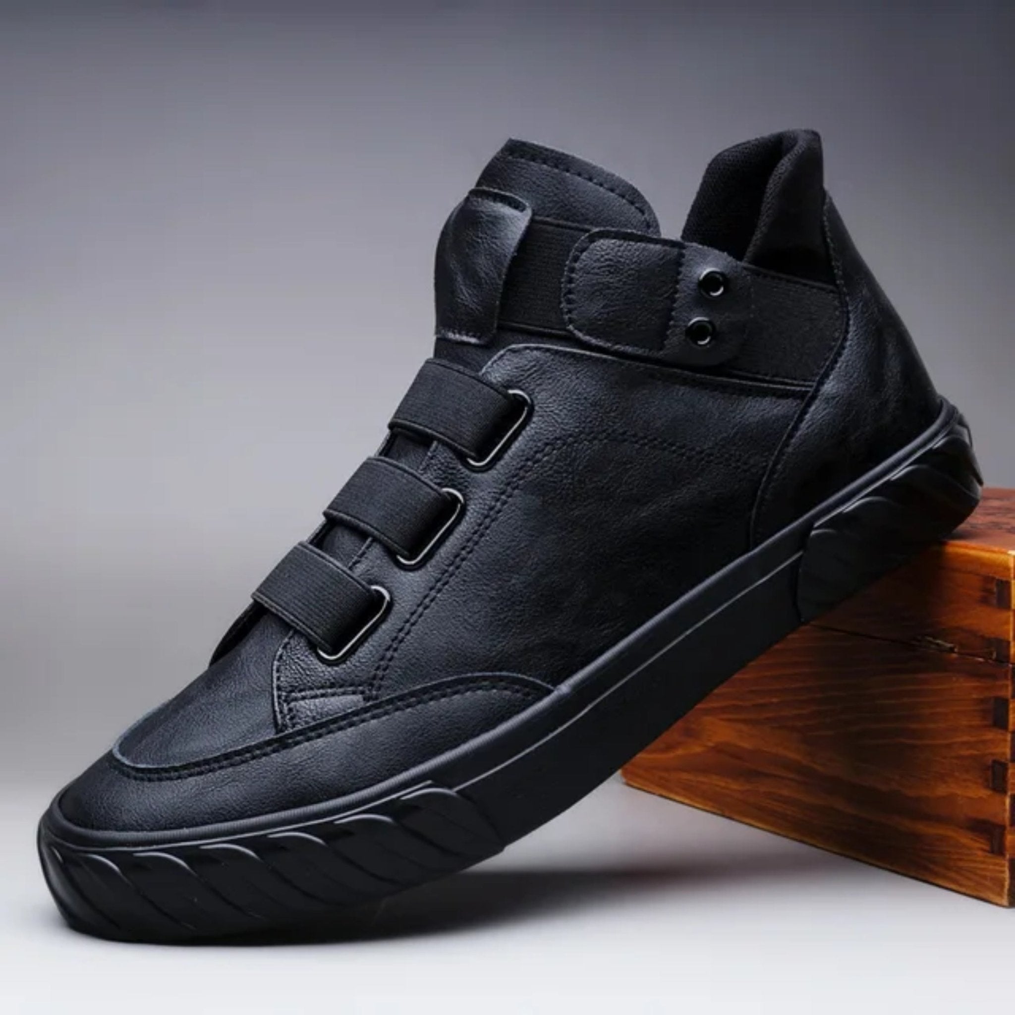 Black / 10.5